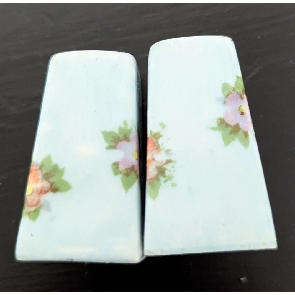 VTG Hand Painted Petite Salt & Pepper Shaker Set Blue With Pink &Yellow Roses